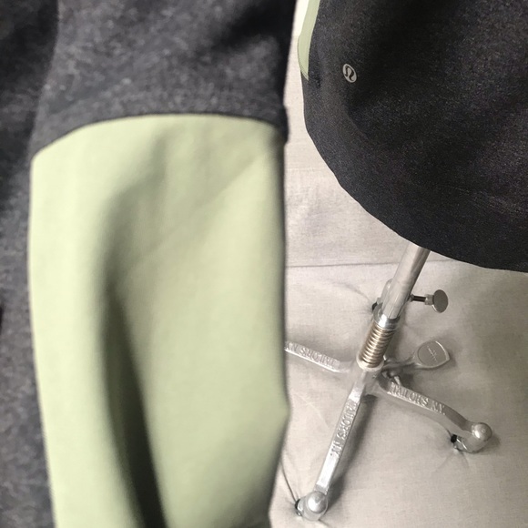 Lululemon jacket - Picture 9 of 12